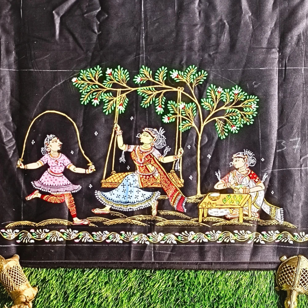 Hand-painted Pattachitra Raja Theme With Flower On Sleeves Blouse by Maavni