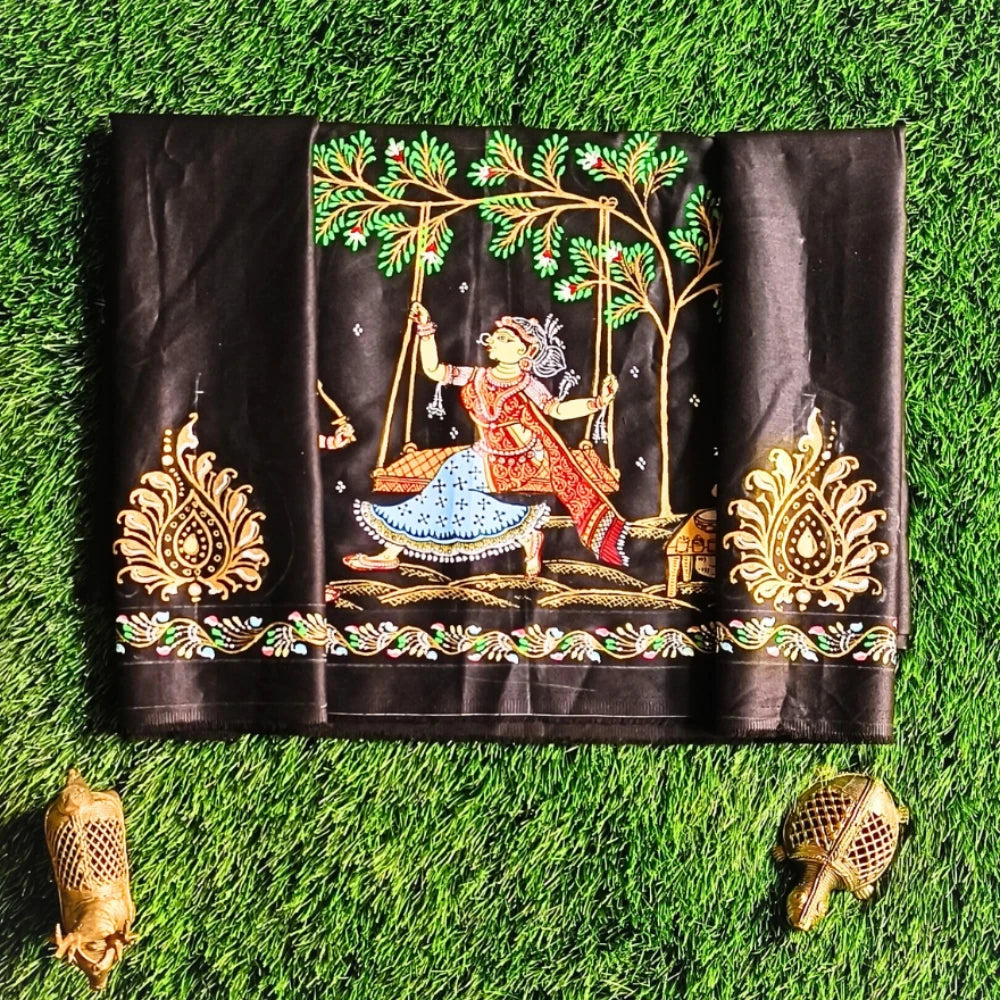 Hand-painted Pattachitra Raja Theme With Flower On Sleeves Blouse by Maavni