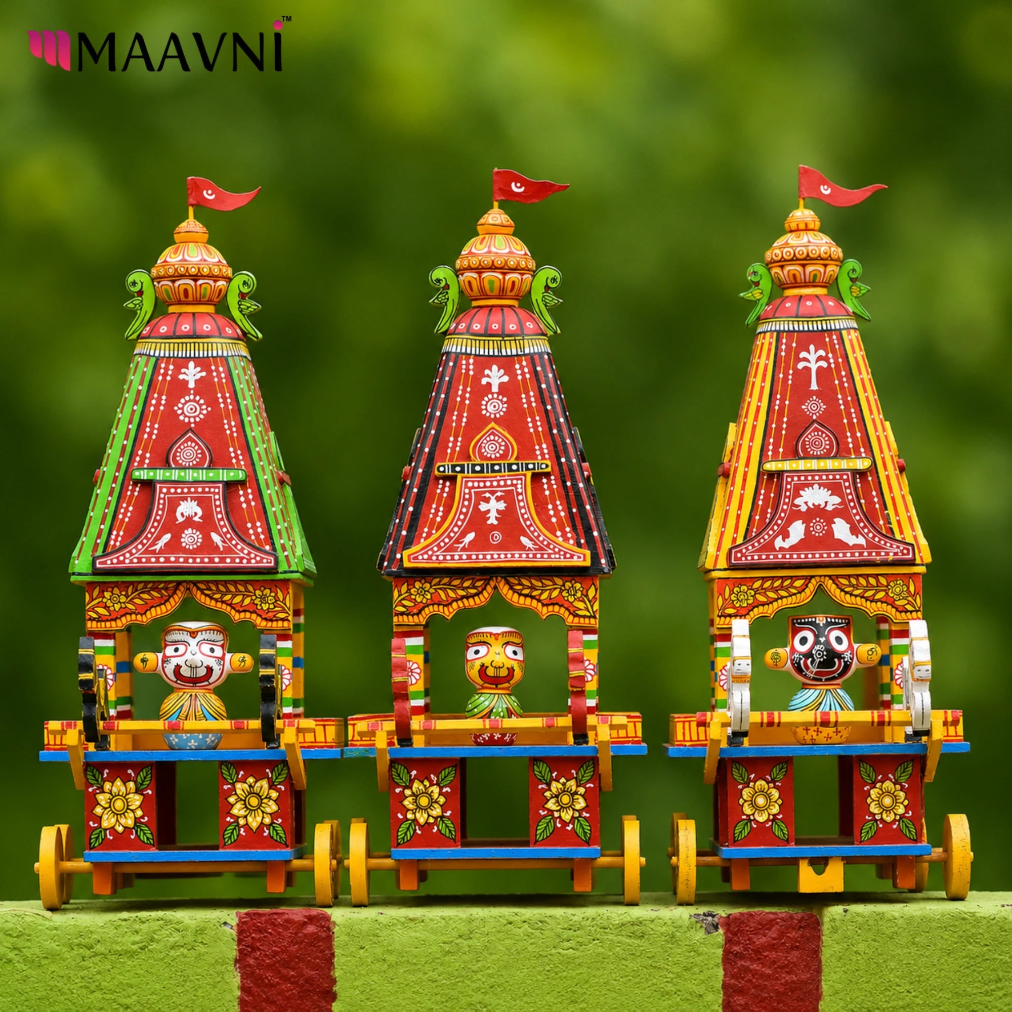 Maavni Handmade Jagannath Chariot (Ratha) Pattachitra Wooden Sculpture
