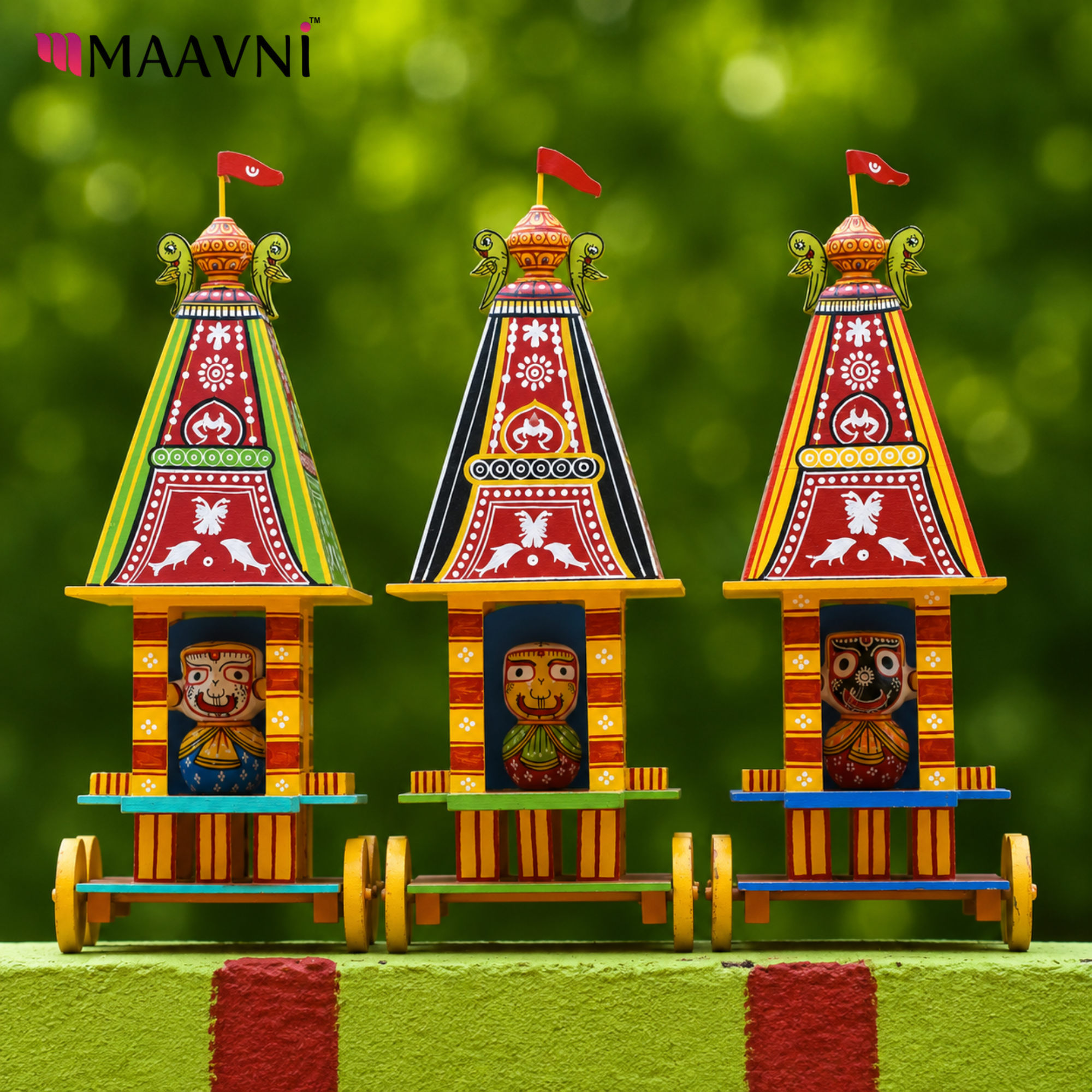 Maavni Handmade Jagannath Chariot (Ratha) Pattachitra Wooden Sculpture